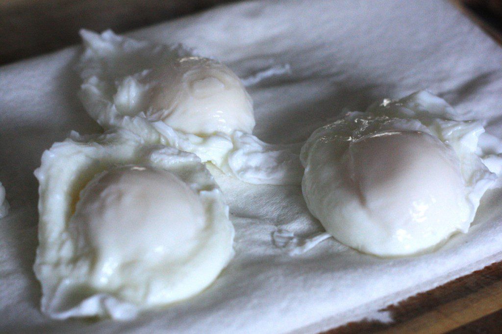 Paleo Breakfast Recipes: Roasted Asparagus Eggs Benedict