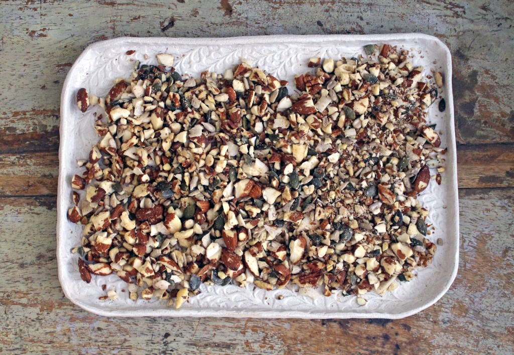 Paleo Breakfast Recipes: Cinnamon Crunch Granola 