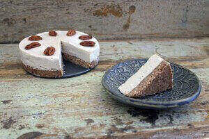 Raw Cashew Cheesecake: A Delicious Paleo Recipe